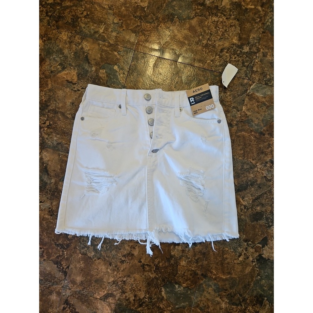 Aero High Rise Mini Skirt Size 00 White Denum Distressed NWT (A1139